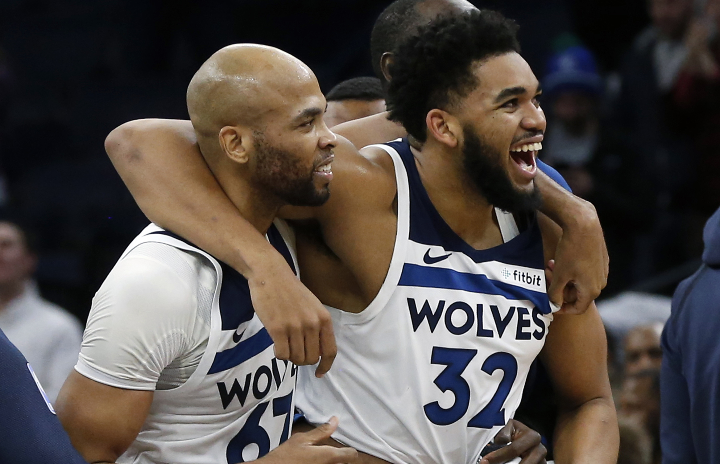 高开低走！公牛开季6胜1负&随后3胜12负跌出附加赛区（由盛转衰：公牛开局6胜1负，此后3胜12负跌出附加赛区）