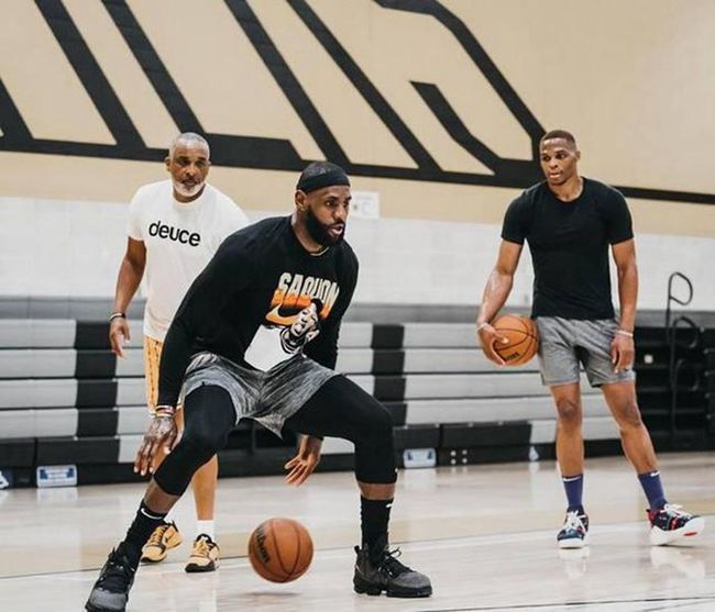 全网首发，足球纪录电影《决战梭鱼湾》明日12：00登陆爱奇艺（《决战梭鱼湾》足球纪录电影将于明日12：00在爱奇艺独家上线）