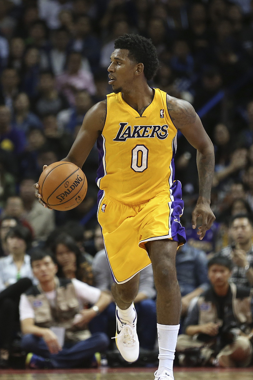 全市场：拉齐奥接近免签因西涅，年薪130万欧签约至明年6月（据全市场：拉齐奥或将免签因西涅，年薪130万欧，合同至明年6月）