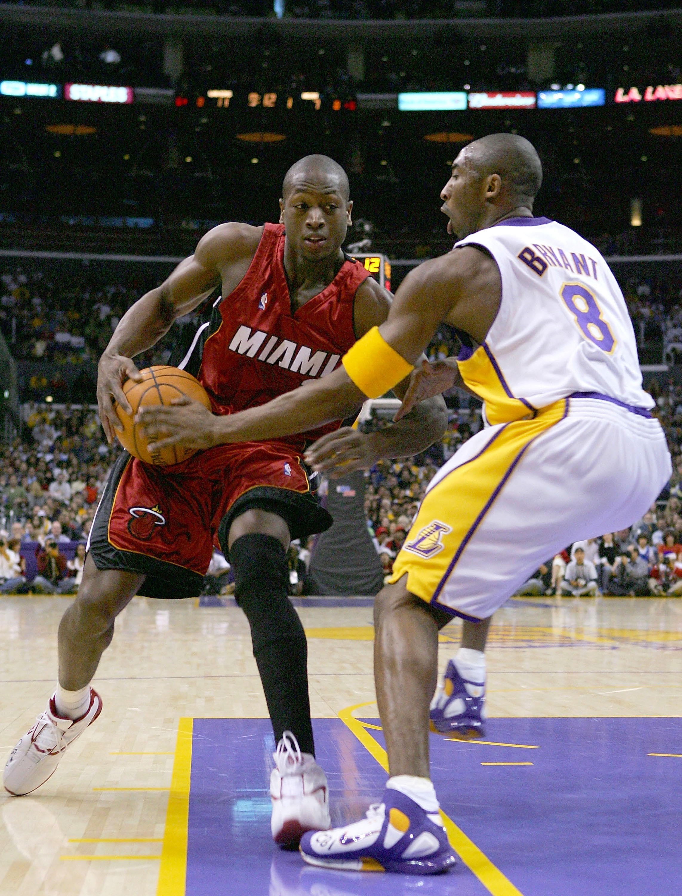 出战4场完成3场零封+两度扑点，迈尼昂当选米兰11月最佳球员（4战3零封两次扑点，迈尼昂荣膺米兰11月最佳）