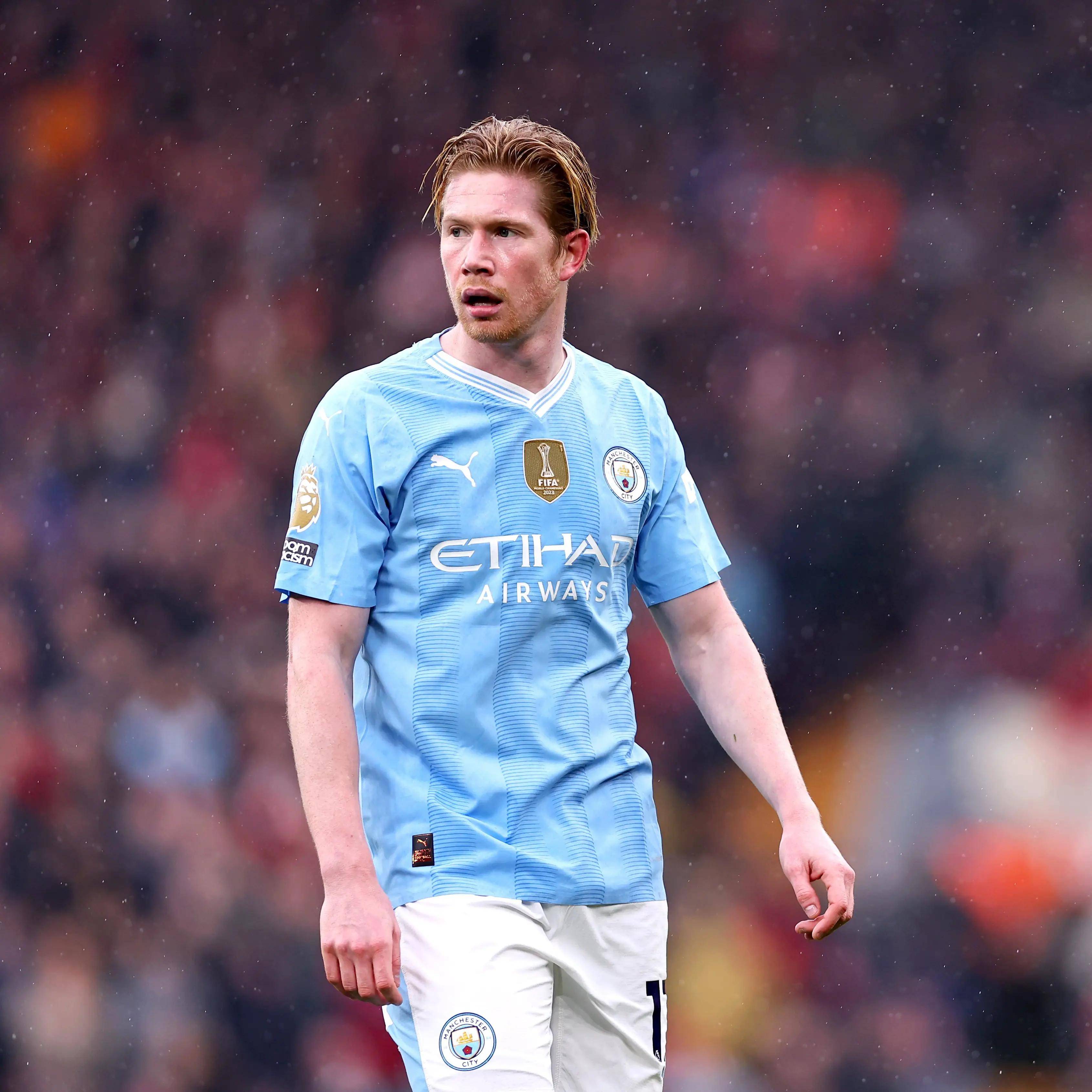 佳夫：作为后卫单场比赛进俩球不常见；沃尔特马德是顶级前锋（佳夫：后卫单场梅开二度少见；沃尔特马德是顶级前锋）