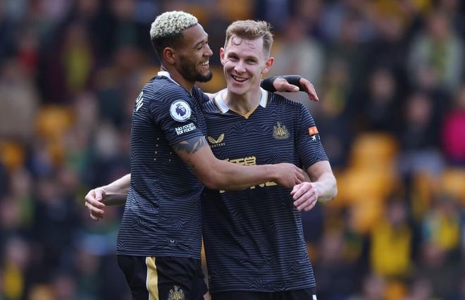 斯玛特退防失误，朱利安·尚帕尼抓住机会（斯玛特回防出现疏漏，朱利安·尚帕尼趁机得手）