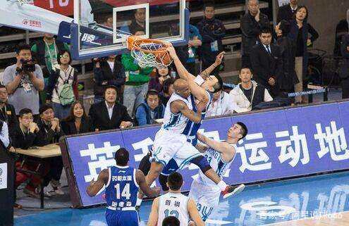 3-0大胜后的@埃尔切足球俱乐部 为大家带来一段胜利之舞（3-0告捷后，@埃尔切足球俱乐部献上胜利之舞）