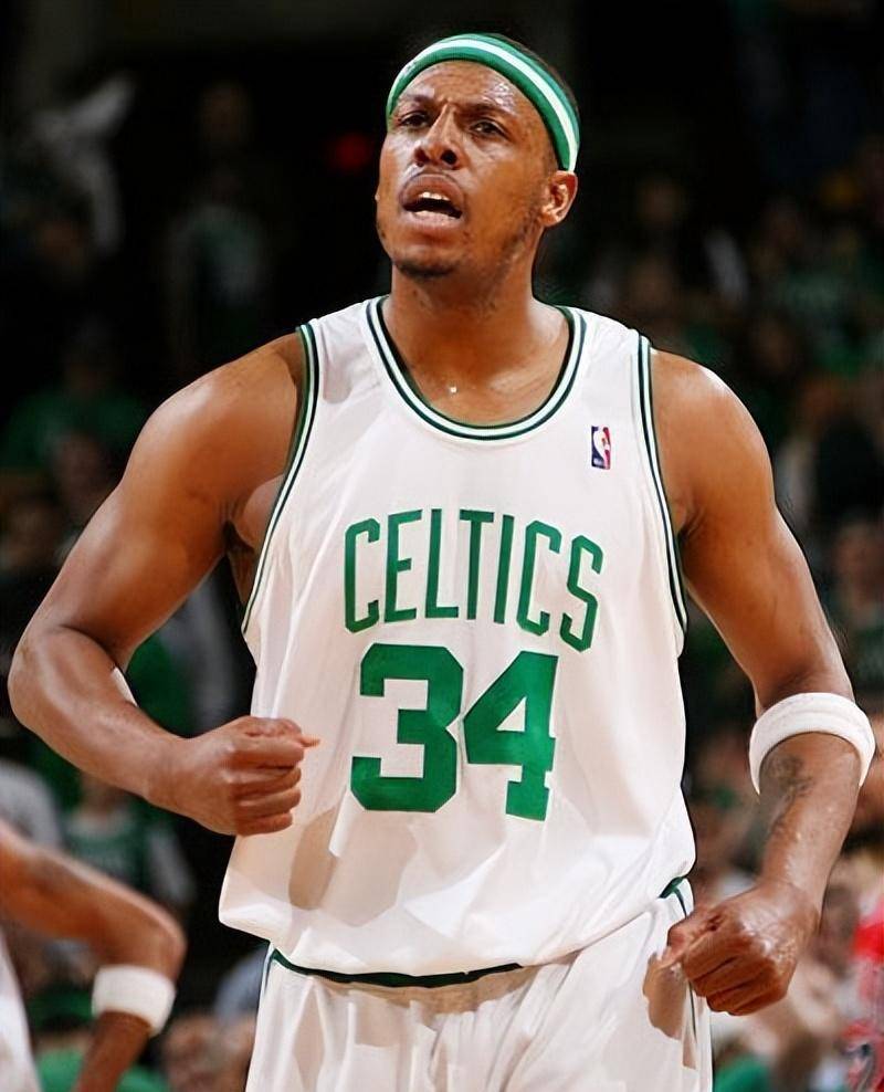 记者：巴萨有人反对买断拉什福德，因他逼抢力度不够&年薪高（记者：巴萨内部有人反对签下拉什福德，认为其压迫强度不足且薪资过高）